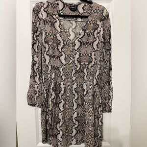 Bebe Black and Cream Snake Print Long Sleeve Dress